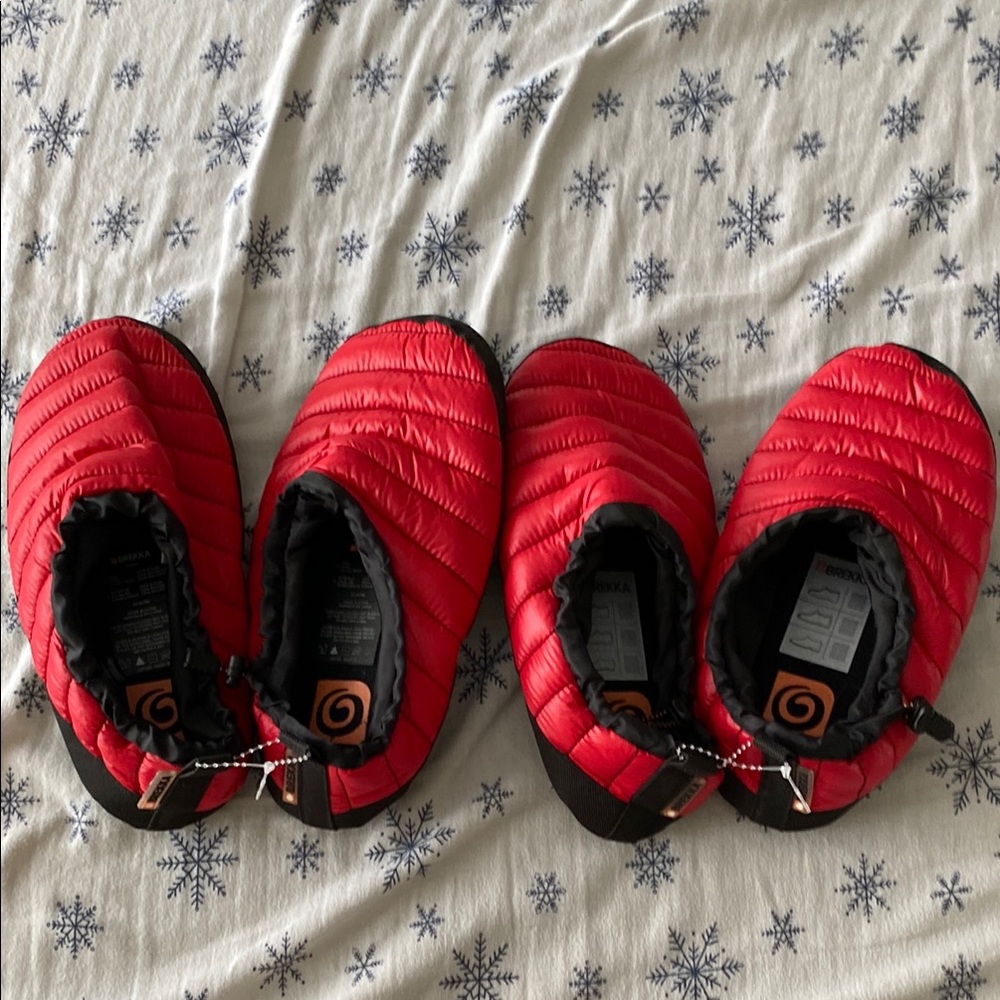 Brekka insulated puffy Red Quilted Slippers unisex Medium